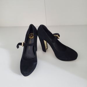 Wishbone Mary Jane pumps. Size 7